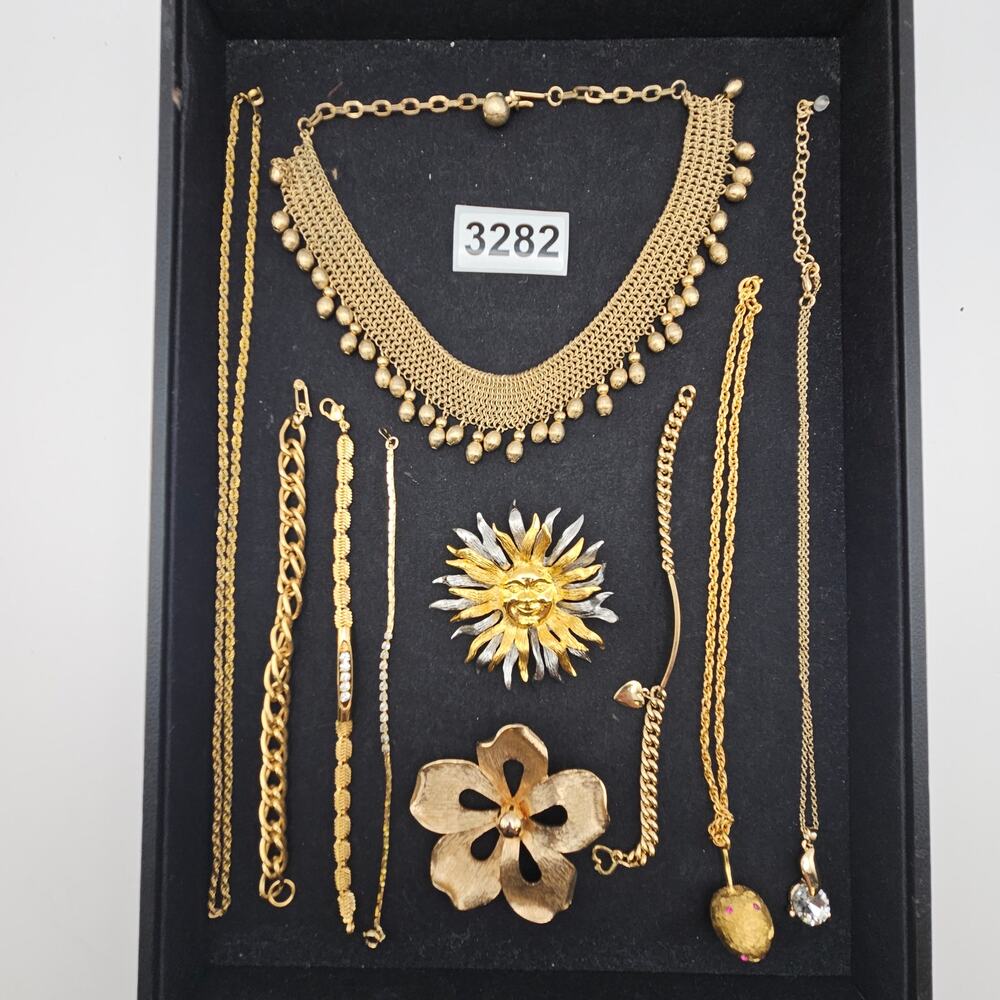 VINTAGE GOLD TONE COSTUME JEWELRY LOT NECKLACES BRACELETS BROOCHES